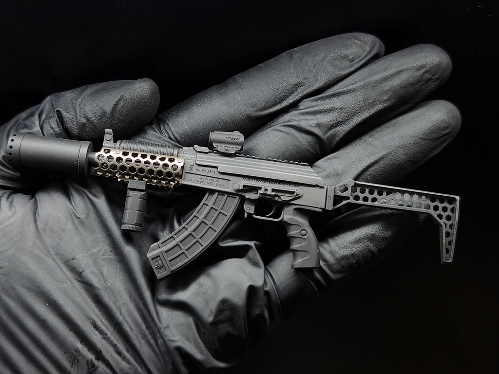 My Upgraded SAM7K with Hexagon Furniture - Kitbashes - Armed Figures