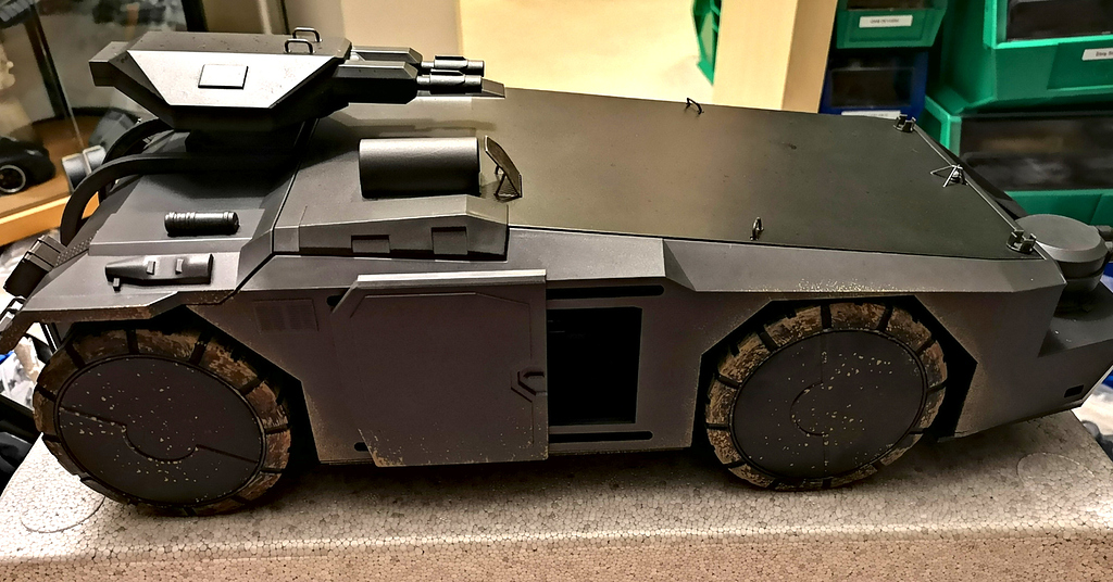 Aliens 1/18 APC - Armed Figures