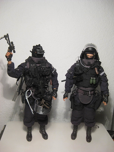 Hot Toys GIGN (updated) - Kitbashes - Armed Figures