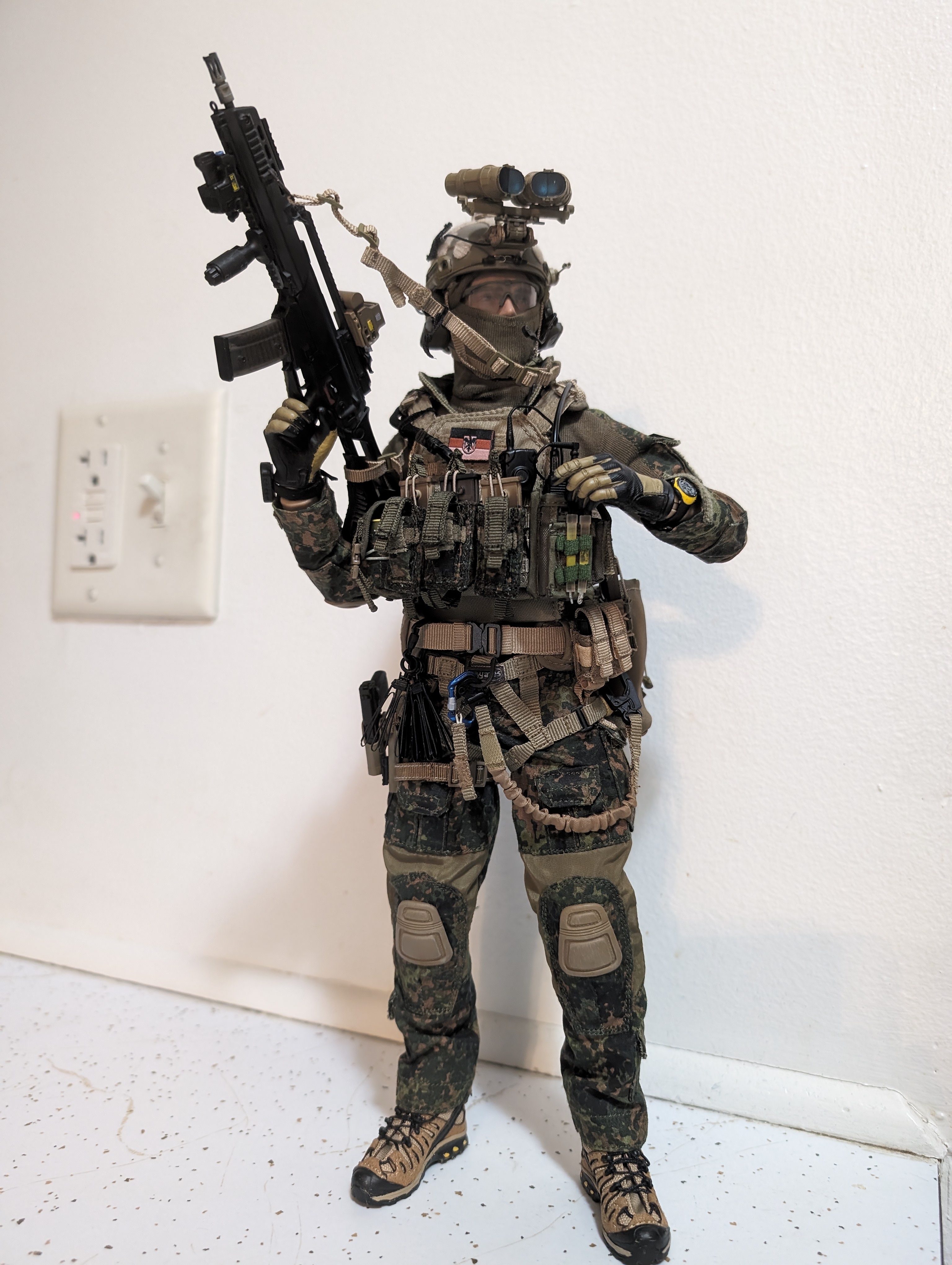 German KSK member - Kitbashes - Armed Figures