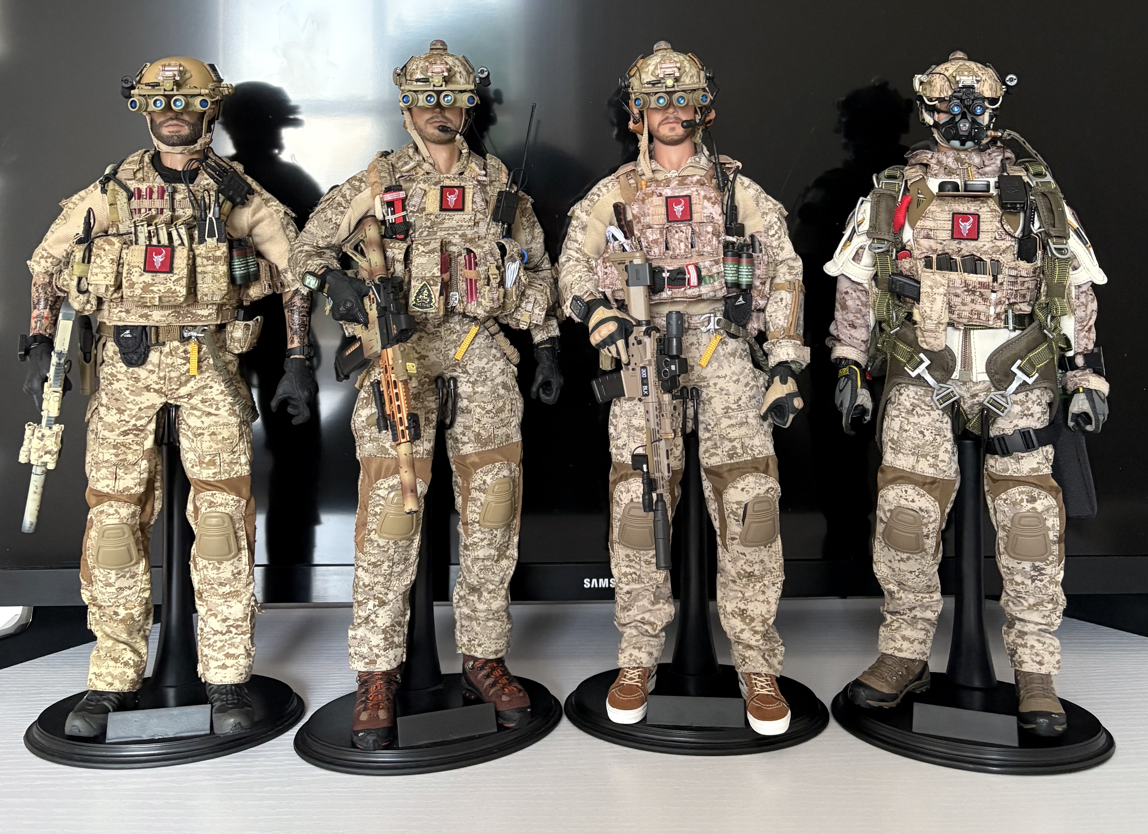 1/6 フィギュア　 DEVGRU RED TEAM s-l400.jpg